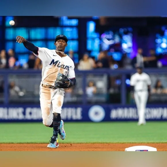 Nike Authentic Miami Marlins Jazz Chisholm JR MLB Baseball Jersey Men’s Sz: XL - Picture 4 of 8